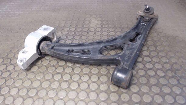 Foto: QUERLENKER VORNE LINKS eines VW Touran 1.9 TDI