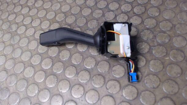 Foto: SCHEIBENWISCHERSCHALTER eines VW Touran 1.9 TDI