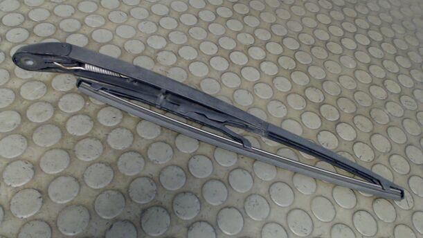 Foto: SCHEIBENWISCHERARM HINTEN eines Alfa Romeo 159 Sportwagon 1.9 JTS 16V
