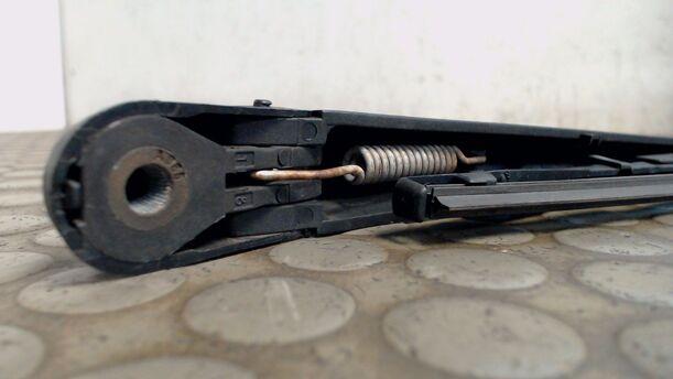 Foto: SCHEIBENWISCHERARM HINTEN eines Alfa Romeo 159 Sportwagon 1.9 JTS 16V