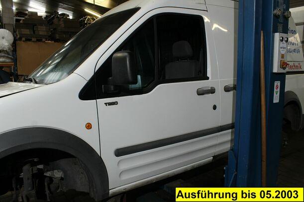 Foto: TÜR VORN LINKS eines Ford Transit Connect (Lang)