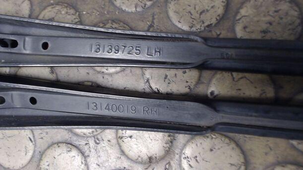 Foto: SCHEIBENWISCHERARME VORN eines Opel Meriva 1.3 CDTI DPF Aura