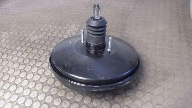 Foto: BREMSKRAFTVERSTÄRKER eines Opel Meriva 1.3 CDTI DPF Aura