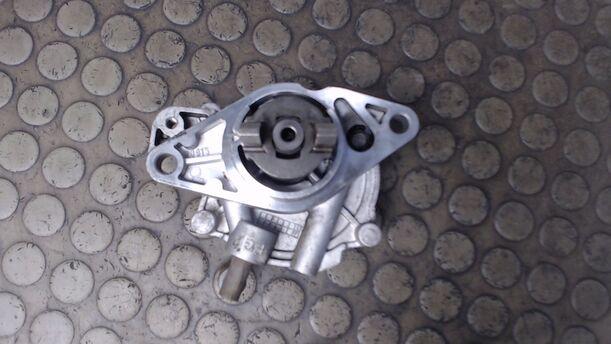 Foto: VAKUUMPUMPE eines Opel Meriva 1.3 CDTI DPF Aura