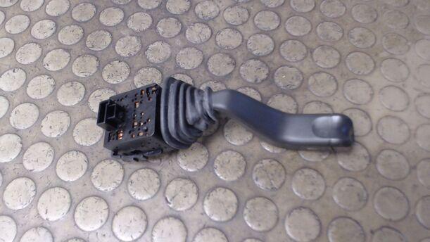 Foto: BLINKSCHALTER/KOMBISCHALTER eines Opel Meriva 1.3 CDTI DPF Aura