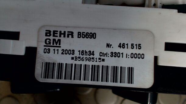 Foto: HEIZUNGSBETÄTIGUNG eines Opel Astra 1.7 CDTI Caravan