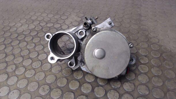 Foto: VAKUUMPUMPE eines Ford Mondeo 2.0 Turnier TDCi