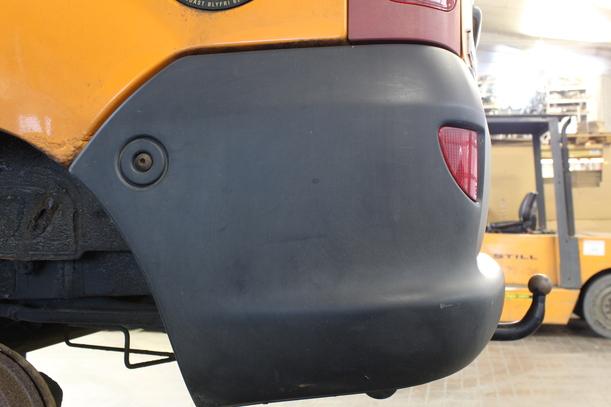 Foto: STOSSFÄNGER/ STOßSTANGE HINTEN eines Renault Kangoo Rapid 1.4 (RL ) Aura