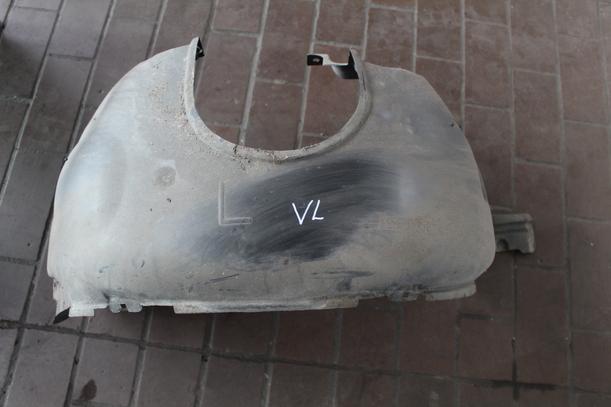 Foto: INNENRADHAUS VORN LINKS eines Ford Scorpio