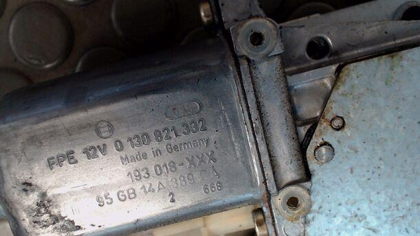 Foto: FENSTERHEBER ELEKTRISCH HINTEN LINKS eines Ford Scorpio