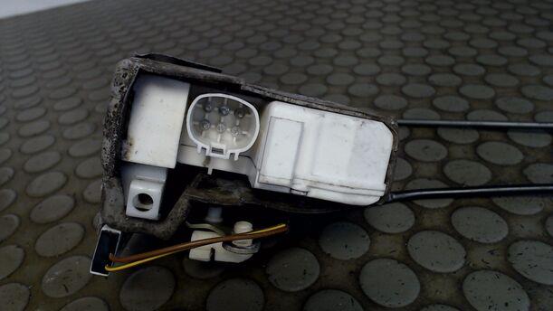 Foto: TÜRSCHLOSS HINTEN LINKS eines Ford Scorpio