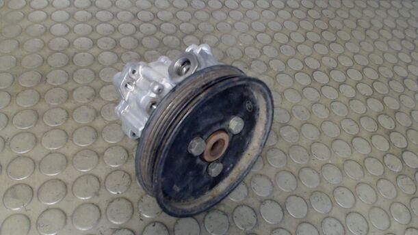 Foto: PUMPE SERVOLENKUNG / SERVOPUMPE eines Ford Scorpio
