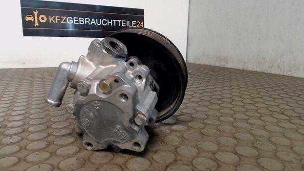 Foto: PUMPE SERVOLENKUNG / SERVOPUMPE eines Ford Scorpio