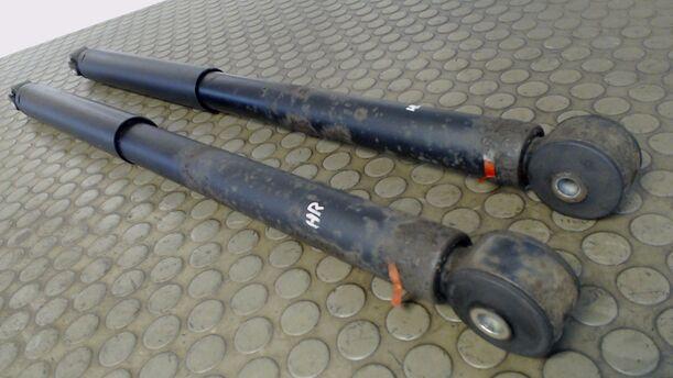 Foto: STOSSDÄMPFER HINTEN eines Ford Scorpio