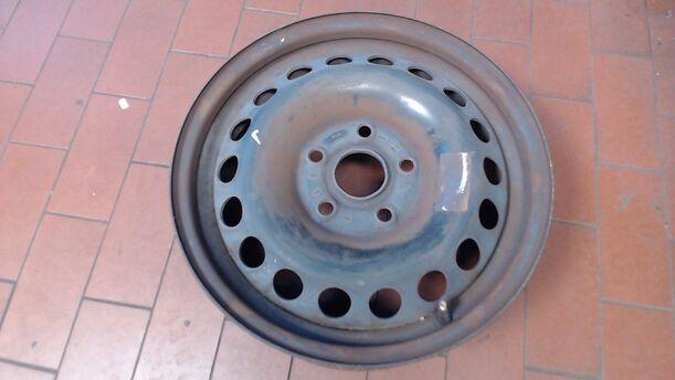 Foto: STAHLFELGE 6X15 ET47 eines VW Golf 1.9 TDI