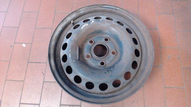 Foto: STAHLFELGE 6X15 ET47 eines VW Golf 1.9 TDI