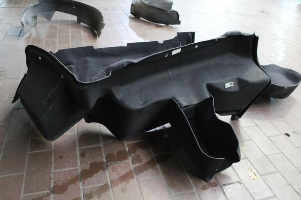Foto: INNENVERKLEIDUNGEN KOFFERRAUM eines Audi Cabriolet 2.6 (E)