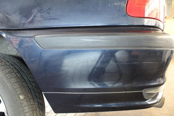 Foto: STOßSTANGE HINTEN eines BMW 318i touring Aura