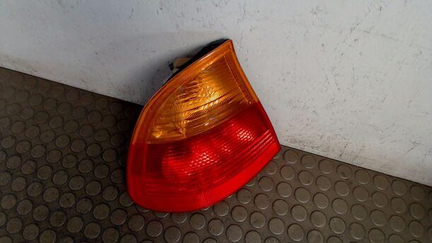 Foto: HECKLEUCHTE AUSSEN LINKS eines BMW 318i touring Aura