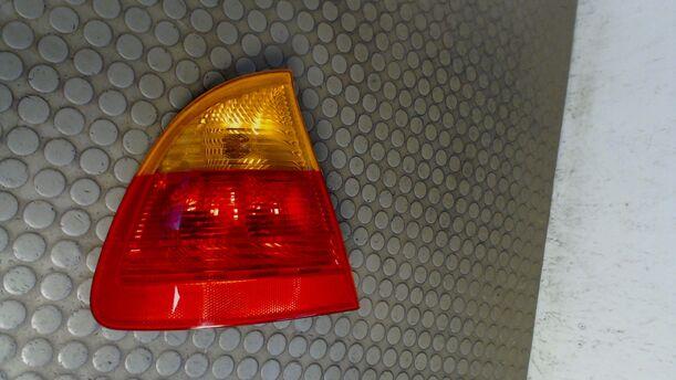 Foto: HECKLEUCHTE AUSSEN LINKS eines BMW 318i touring Aura