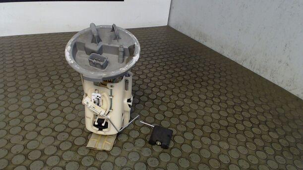Foto: KRAFTSTOFFPUMPE eines BMW 318i touring Aura