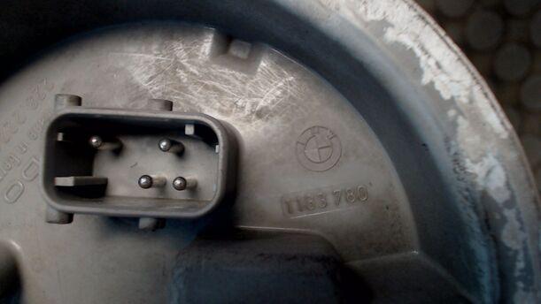 Foto: KRAFTSTOFFPUMPE eines BMW 318i touring Aura