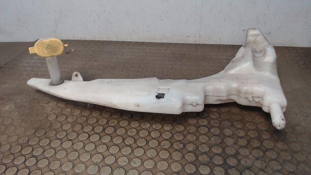Foto: SCHEIBENWASCHBEHÄLTER eines Ford Focus Turnier