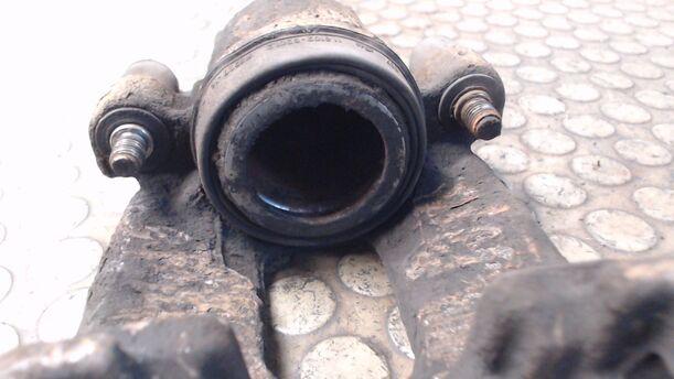 Foto: BREMSSATTEL VORNE LINKS eines Ford Focus Turnier SLX