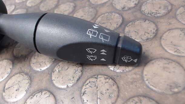 Foto: SCHEIBENWISCHERSCHALTER eines Ford Focus Turnier