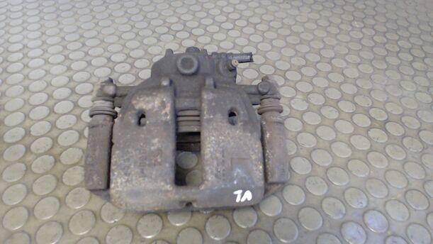 Foto: BREMSSATTEL VORN LINKS eines Mitsubishi Colt CZ3 1.3 TR