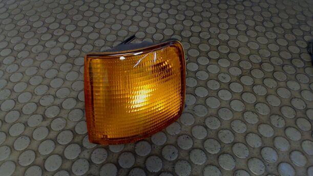 Foto: BLINKER VORN LINKS eines VW Passat 1.8 SLX