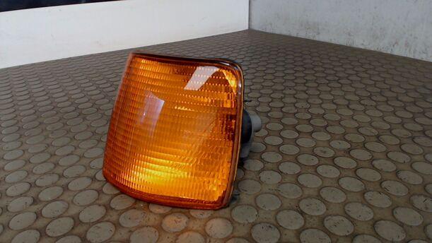 Foto: BLINKER VORN LINKS eines VW Passat 1.8 SLX