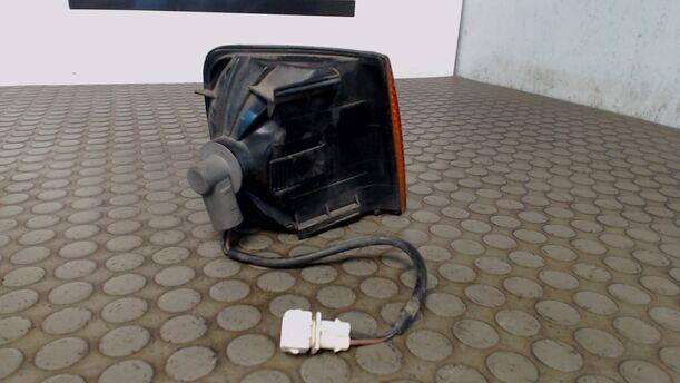 Foto: BLINKER VORN LINKS eines VW Passat 1.8 SLX