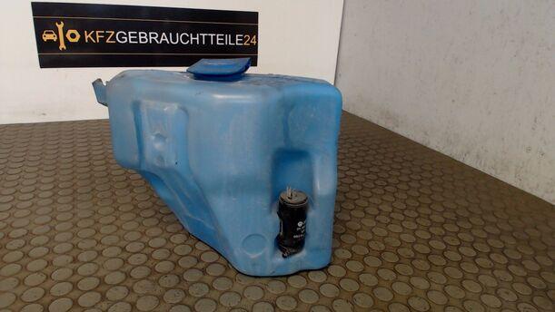 Foto: SCHEIBENWASCHBEHÄLTER eines VW Passat 1.8