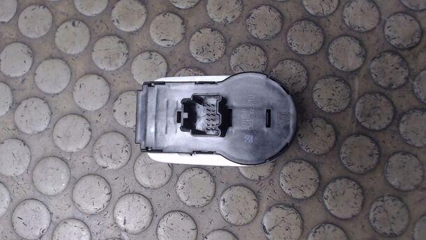 Foto: LICHTSCHALTER eines Opel Corsa 1.2 16V (ecoFLEX) Easytronic