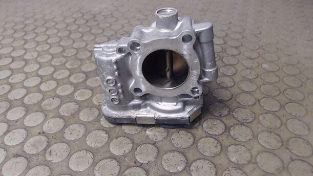 Foto: DROSSELKLAPPENSTUTZEN BOSCH eines Opel Corsa 1.2 16V (ecoFLEX) Easytronic