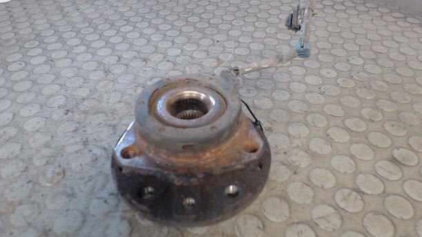 Foto: RADNABE 5 LOCH VORN LINKS eines Opel Astra 2.0 DTI