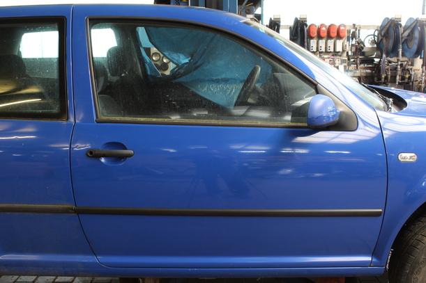 Foto: TÜR VORN RECHTS (2/3-Türer) eines VW Golf 1.4