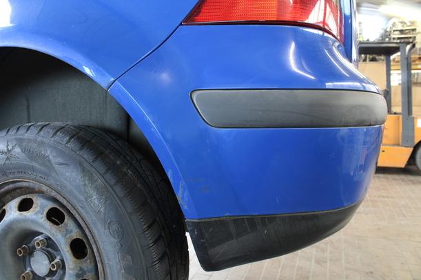Foto: STOSSFÄNGER / STOSSSTANGE HINTEN eines VW Golf 1.4