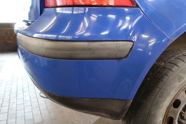Foto: STOSSFÄNGER / STOSSSTANGE HINTEN eines VW Golf 1.4