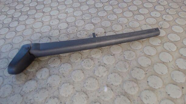 Foto: SCHEIBENWISCHERARM HINTEN eines Alfa Romeo 147 1.6 Twin Spark