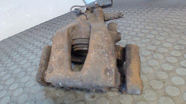 Foto: BREMSSATTEL VORN LINKS eines Alfa Romeo 147 1.6 Twin Spark
