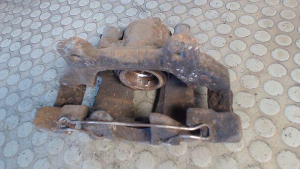 Foto: BREMSSATTEL VORN LINKS eines Alfa Romeo 147 1.6 Twin Spark