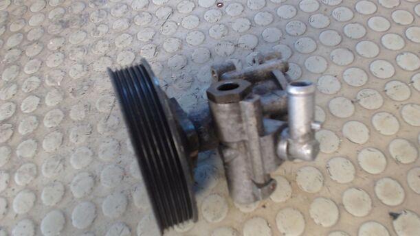 Foto: PUMPE SERVOLENKUNG eines Alfa Romeo 147 1.6 Twin Spark