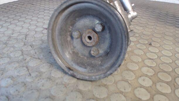 Foto: PUMPE SERVOLENKUNG eines Alfa Romeo 147 1.6 Twin Spark