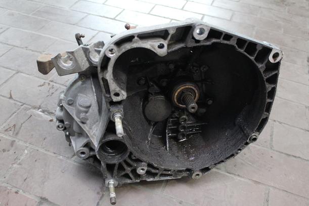 Foto: SCHALTGETRIEBE 5-GANG eines Alfa Romeo 147 1.6 Twin Spark