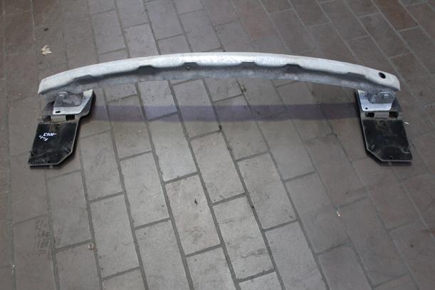 Foto: VERSTÄRKUNG HINTEN eines Renault Megane 1.6 Coupe-Cabriolet