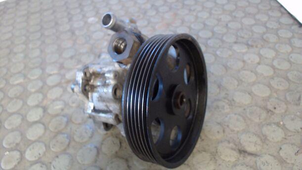 Foto: PUMPE SERVOLENKUNG eines Peugeot 806