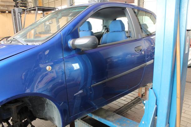 Foto: TÜR VORN LINKS (2/3-Türer) eines Fiat Punto 1.2