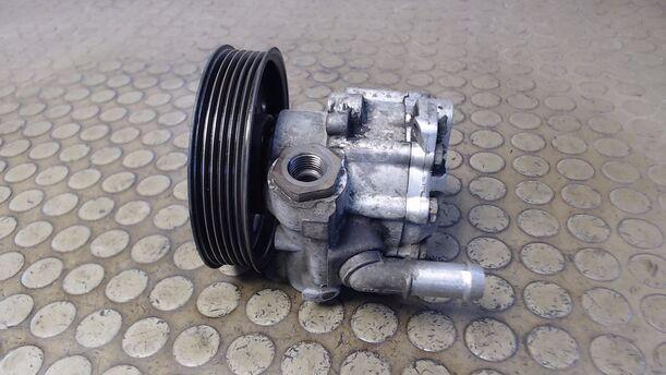 Foto: PUMPE SERVOLENKUNG eines VW New Beetle 2.0 RS